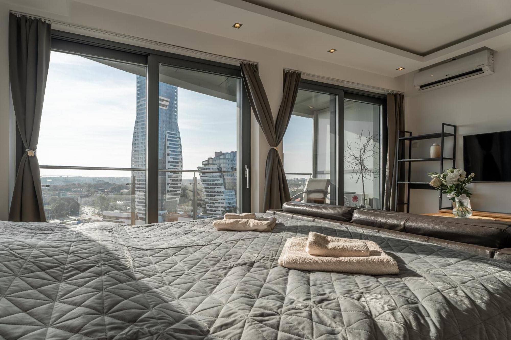 Capital Towers Premium Sunset 15th Floor Apartment *
